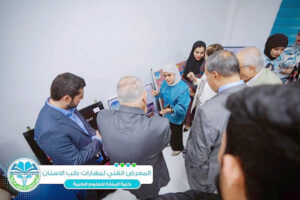 Read more about the article Dean of Al-Manara College of Medical Sciences opens clinical case posters competition for dental students