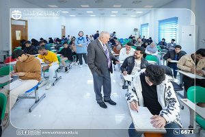 Read more about the article The dean of Al-Manarah College is conducting a tour to inspect the exam halls