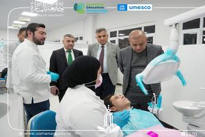 Read more about the article لجنة الإشراف على الامتحانات التقويمية تزور كلية طب الأسنان في جامعة المنارة