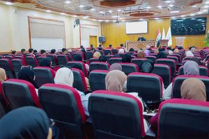 Read more about the article جامعة المنارة تنظّم ندوة حول حرية التعبير وحدودها القانونية