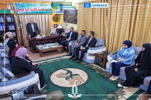 Read more about the article جامعة المنارة تنظم زيارة لمؤسسة اليتيم لرعاية الأيتام